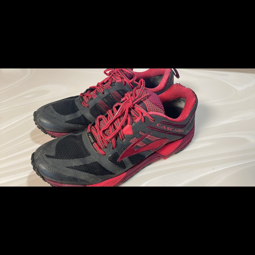 Brooks Cascadia 9
